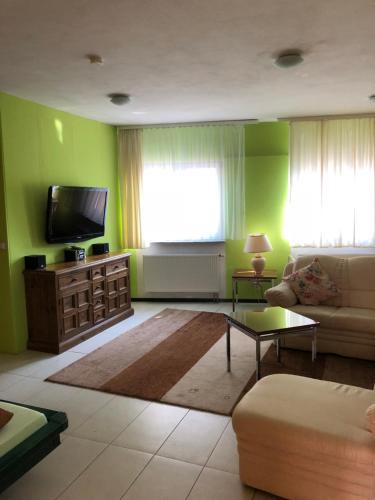 Frankweiler Apartment | einfache Monteurwohnung mit WLAN und Sat Tv, Netflix