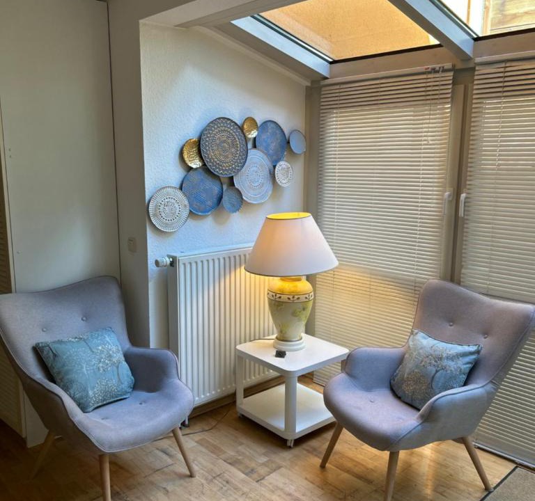 Kleinmachnow Apartment | Einliegerwohnung mit Wintergarten (EG)