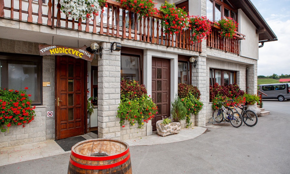 Predjama House | EkoTurizem Hudičevec
