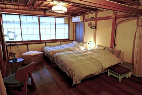 Uwamachi Hostel | El Amarillo SELF CHECK IN HOSTEL