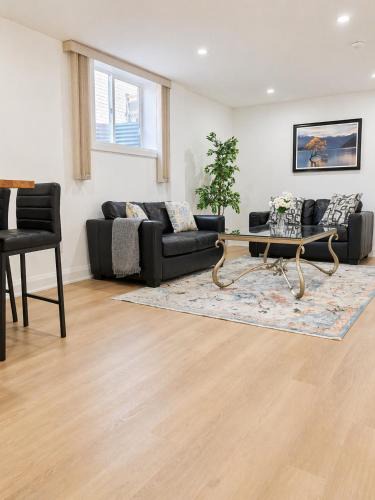 Richmond Hill Apartment | El Dorado
