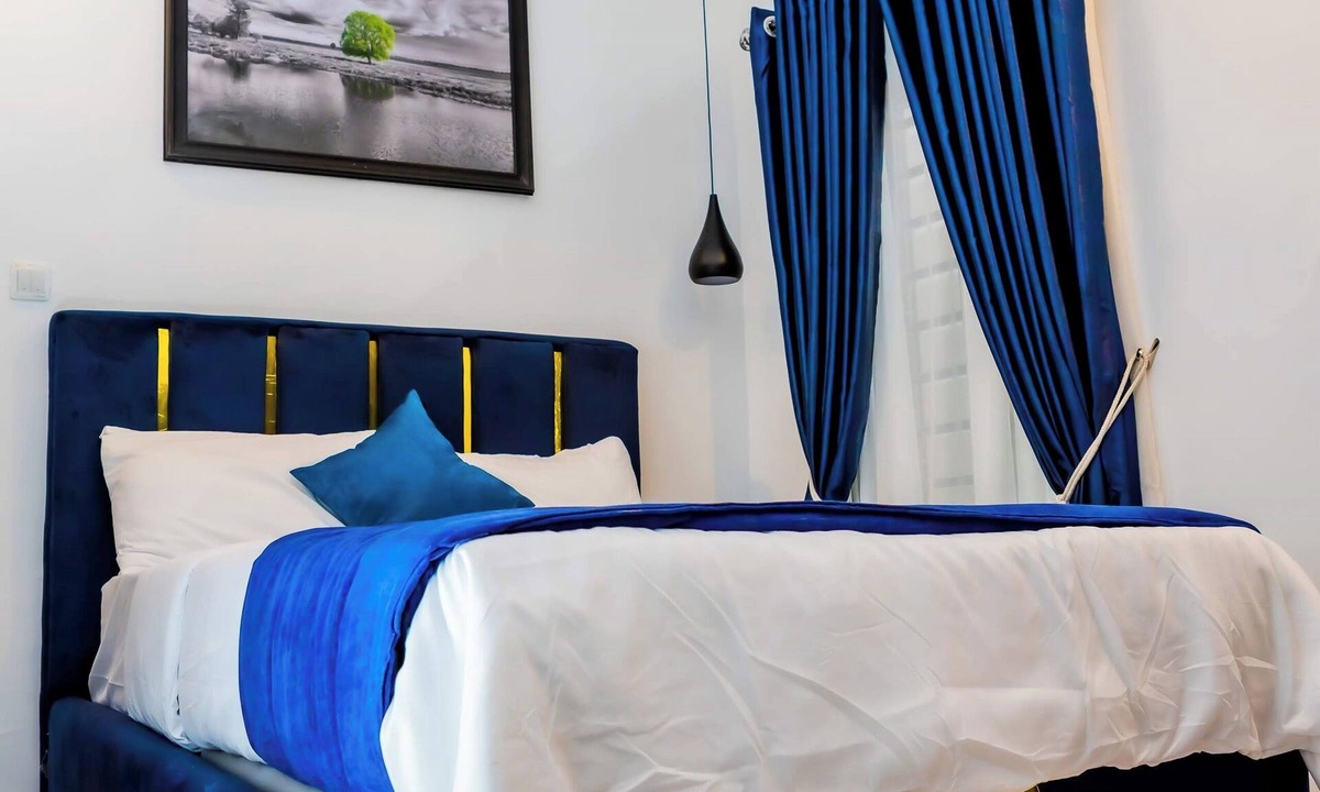 Oshodi-Isolo Hotel | El Elyon Hotel and Suites