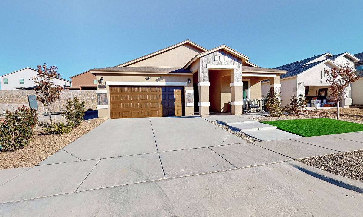 Biggs Field House | El Paso Family Retreat: Games, Grill & Fenced Yard