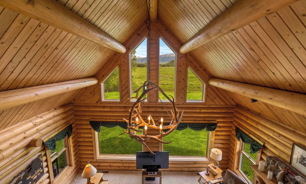 Ennis Hotel | El Western Cabins & Lodges