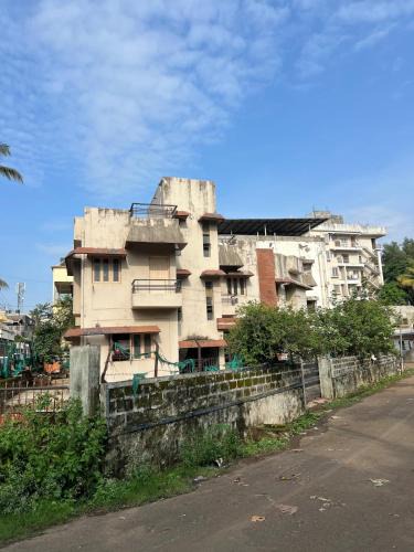 Kolhapur House | Elderly Friendly 3B Homestay at Shastri Nagar, near cricket stadium