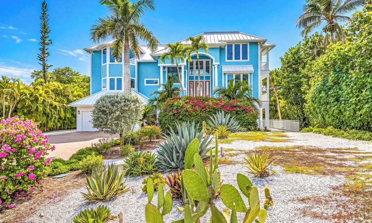 Captiva House | Elegant 5BR Beachfront Estate with Elevator, Private Pool & 3 Kings