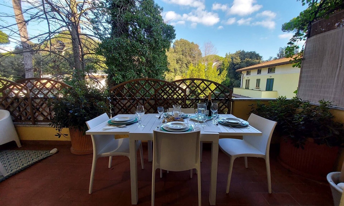 Cinquale Apartment | ELEGANT APARTMENT 150 METERS FROM THE SEA CINQUALE - FORTE DEI MARMI - VERSILIA