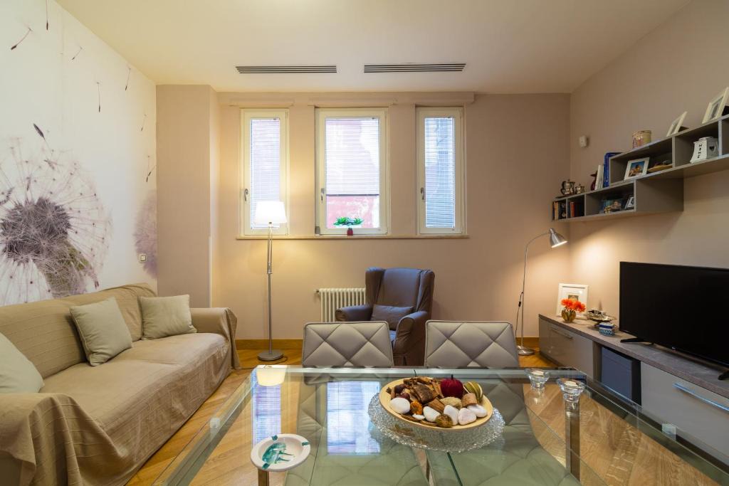 Historical Center Apartment | Elegant Flat at Municipio