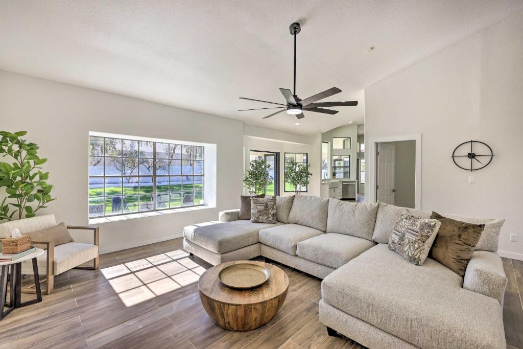Glendale House | Elegant Glendale Getaway with Pool and Hot Tub!