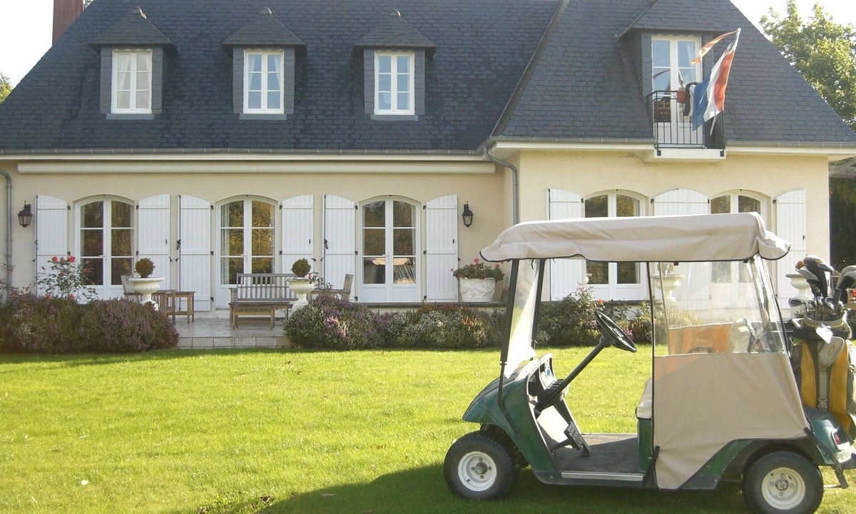 Bonnemain Villa | Elegant Golfside Villa with 3 ensuite Bedrooms - near Mont Saint Michel