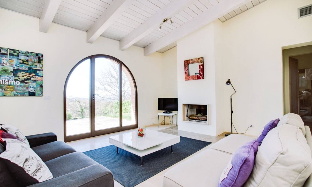 Trequanda Villa | Elegant ground floor villa of 93 m2 consisting of a large living room with sofas and fireplace, kitchen complete with dishwasher, microwave oven, electric oven, coffee machine, kettle, fridge and freezer.Indoor and outdoor dining area, a double bedroom w