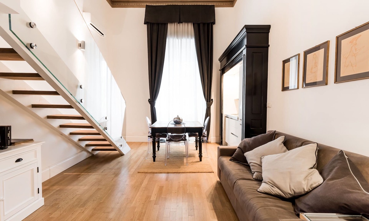 Prati Apartment | Elegant, High Ceiling, Central, at walking distance from everything