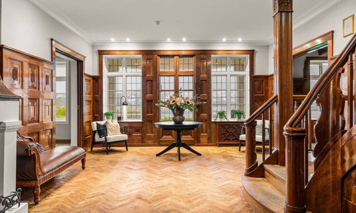 Bergenhus House | Elegant Historic Villa | Stunning Views