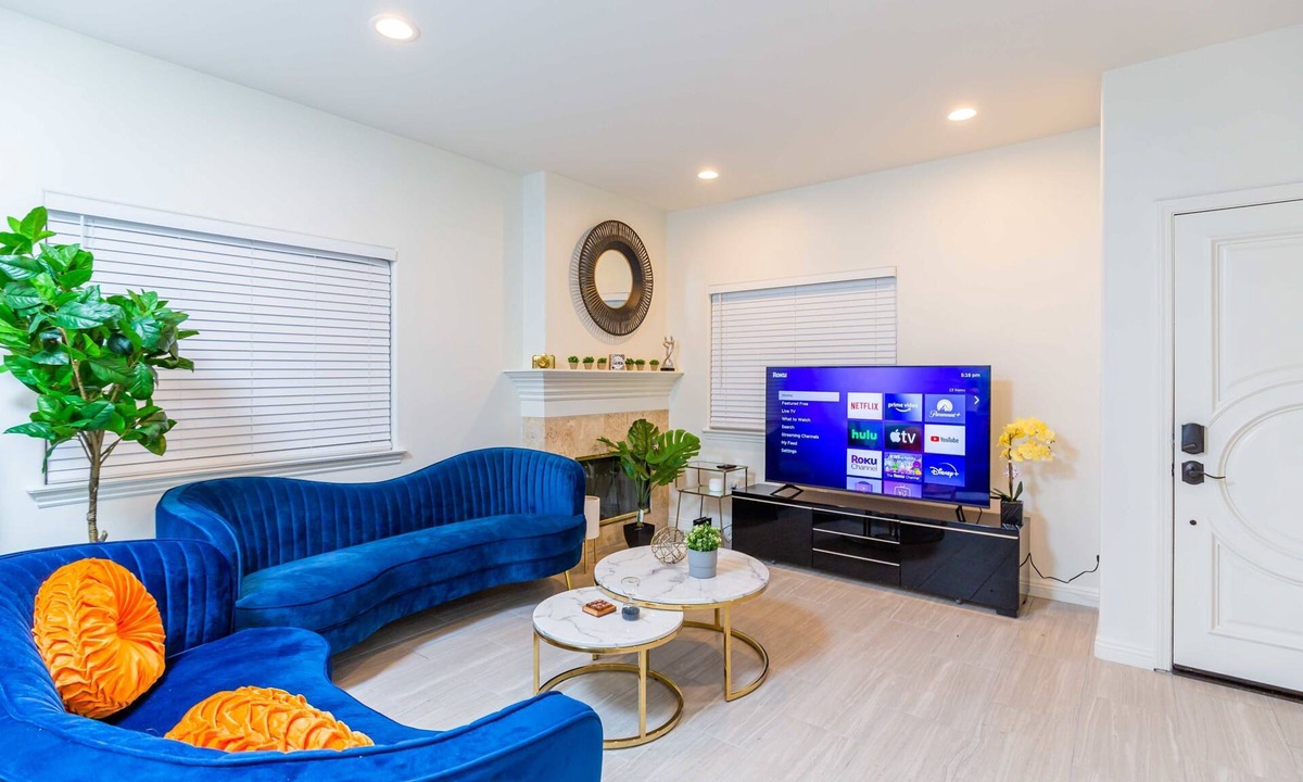 East Pasadena Apartment | Elegant Pasadena Retreat Prime Comfort Awaits