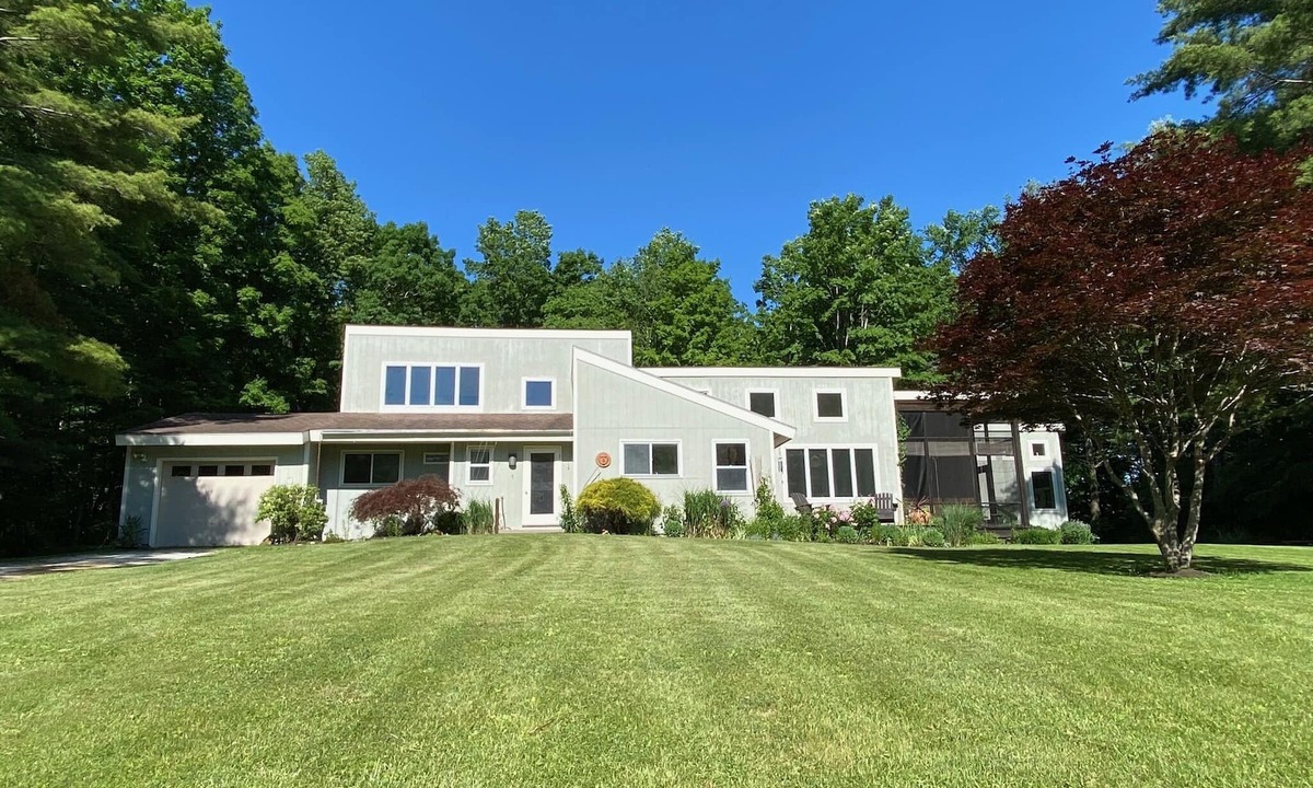 West Stockbridge House | Elegant & private light-filled privacy