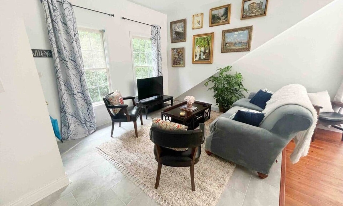 Covington House | Elegant, Private Studio in Covington “Hollywood of the South.” Near Atlanta