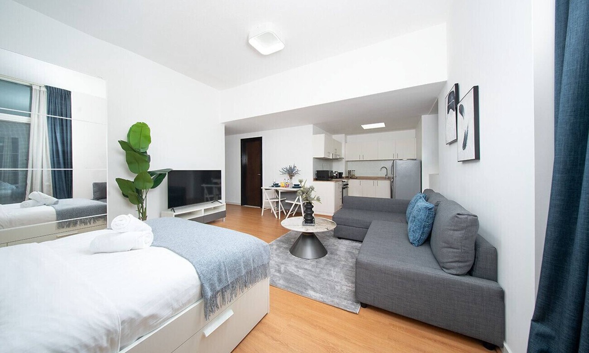 Dubai Apartment | Elegant Studio in Arabian Gate