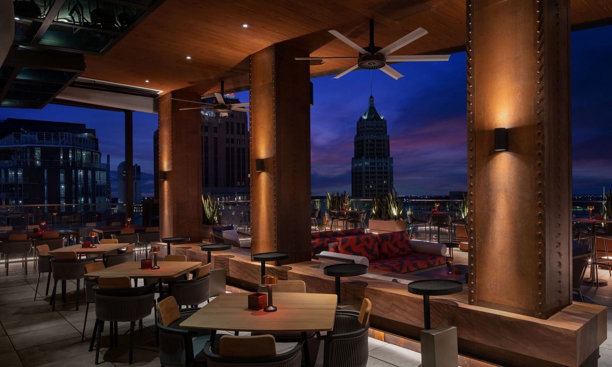 Main - Military Plaza Hotel | Element by Marriott San Antonio Riverwalk