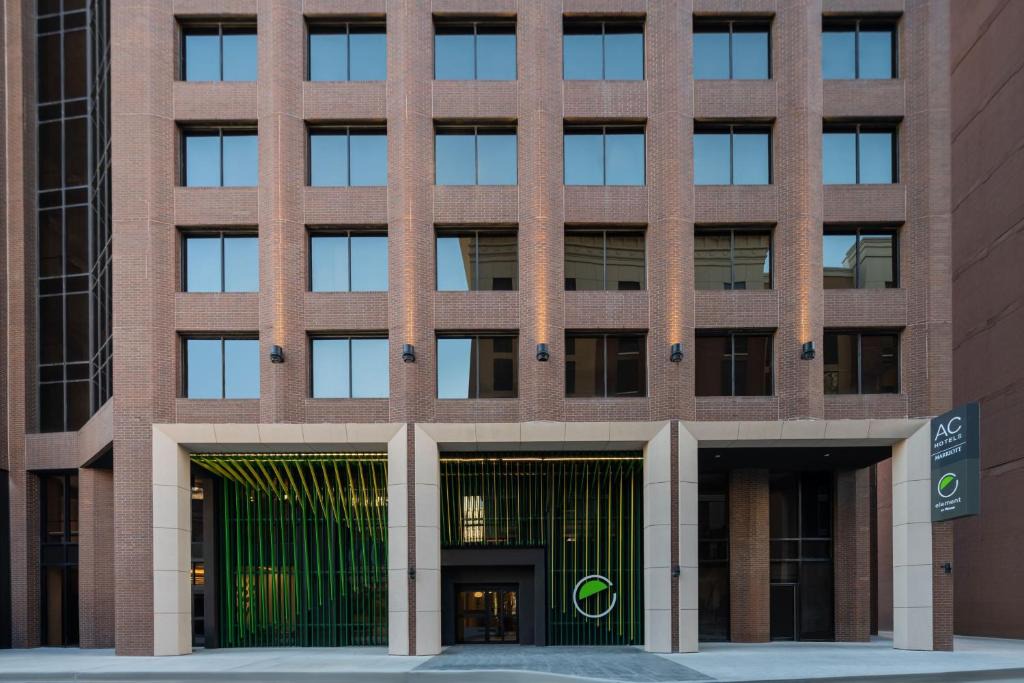Main - Military Plaza Hotel | Element by Marriott San Antonio Riverwalk