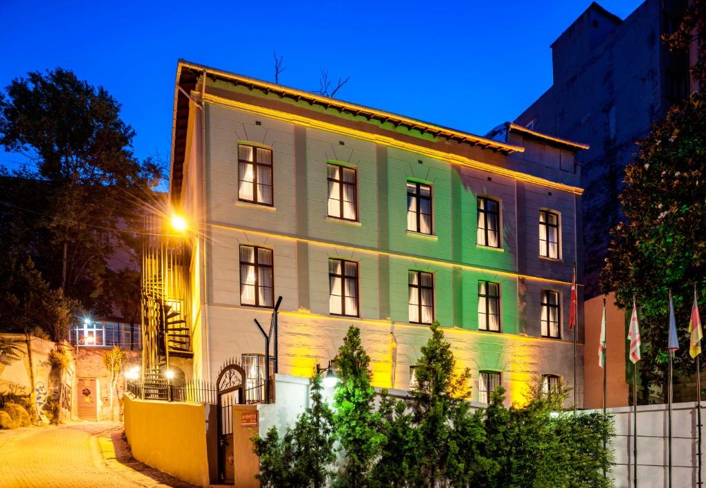 Cihangir Apartment | Element Garden