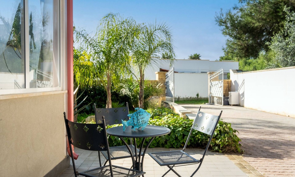 Scala di Furno House | Elenya Garden Retreat with Private Garden and Air Conditioning