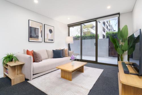 Barton Apartment | Elevated Stay with Refined Interiors and Courtyard - Hosted by Canstay