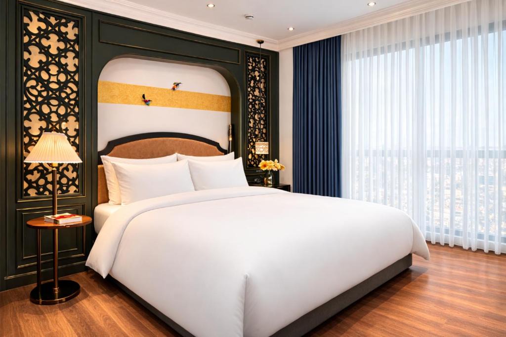 Van Mieu Hotel | Eli Suites