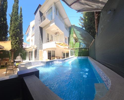 Kadriye Villa | ELIT1 Villa 12Plus BEDS FULL TRIPLEX VILLA in BELEK Golf area with PRIVATE POOL & GARDEN WIFI NETFLIX Full Kitchen & Bed Equipments Air Conditions free parking