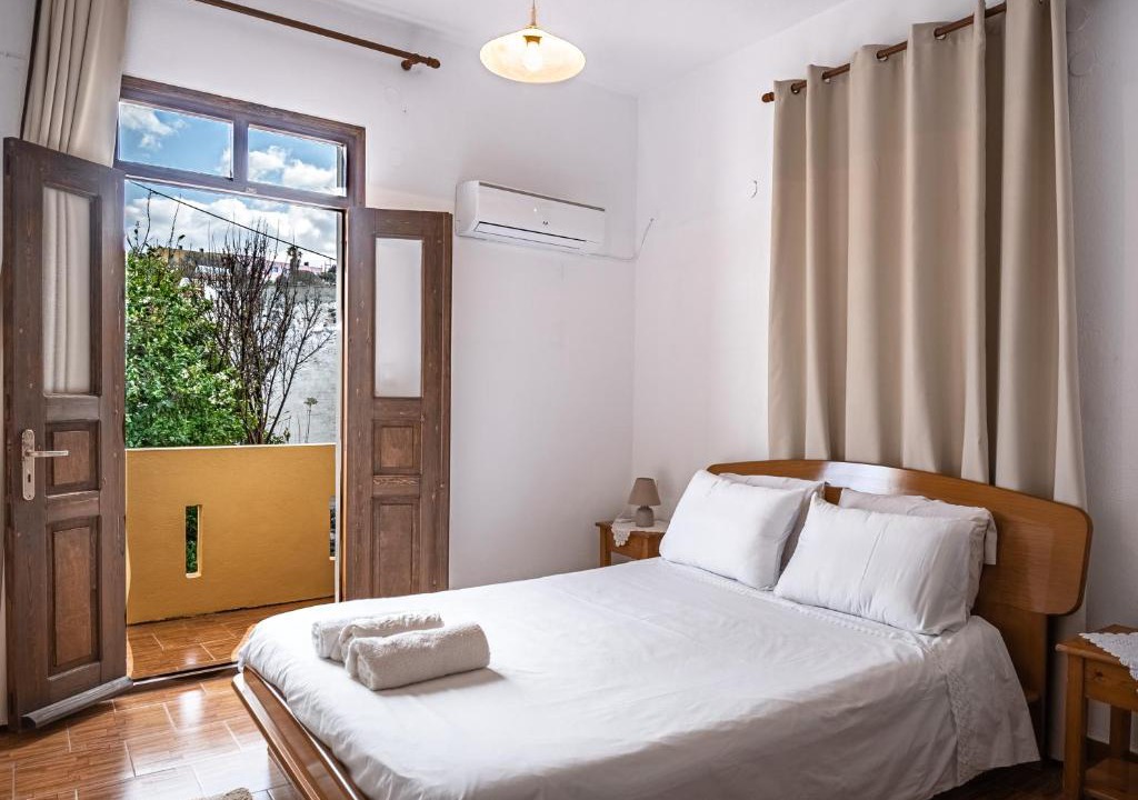 Mandraki Apartment | Elithas Central & Budget Stay