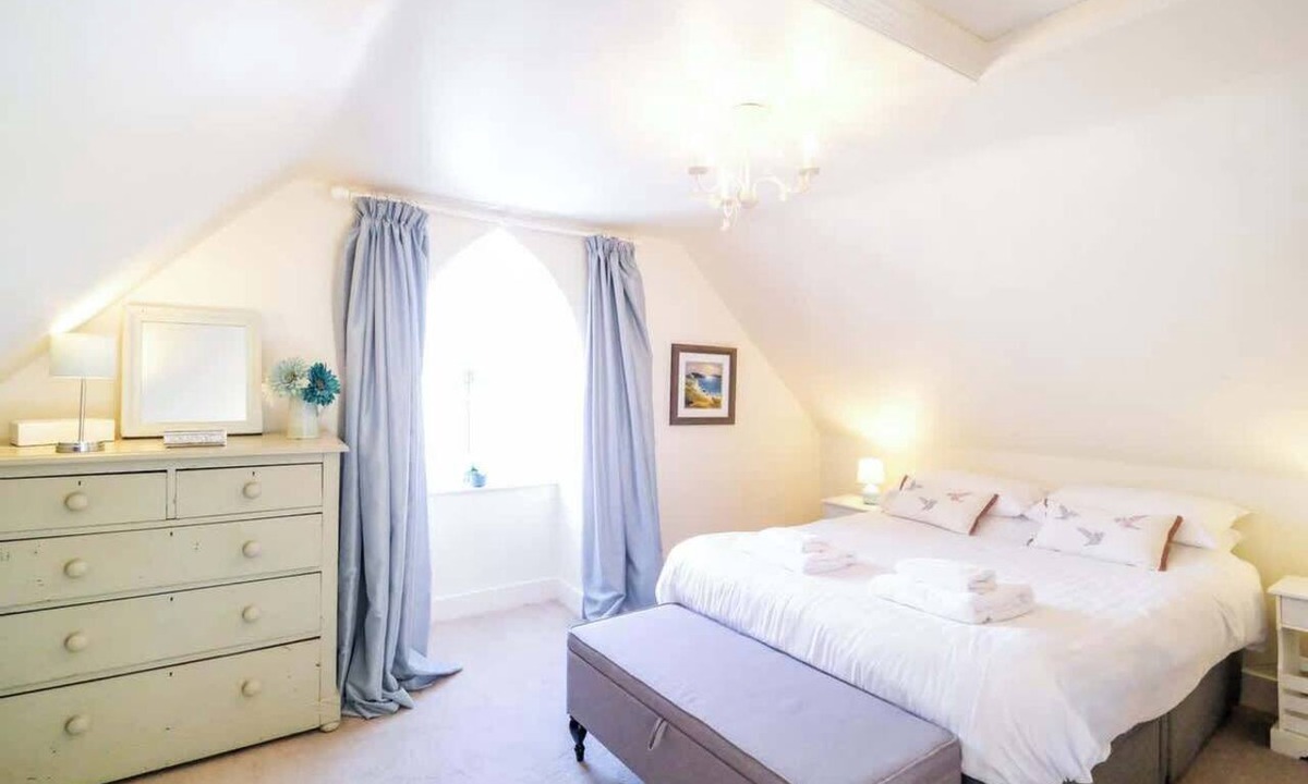 Ramsgate Apartment | Elizabeth: Central, charming cottage apartment