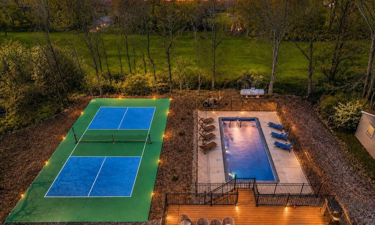 Blakeslee Cabin | ELK COVE - Modern Pocono Cabin - Pool - Pickleball