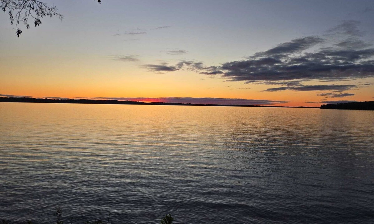 Williamsburg House | Elk Edge Lakefront Charm Dock & Torch Sandbar 20 min Horse Shows 10 min