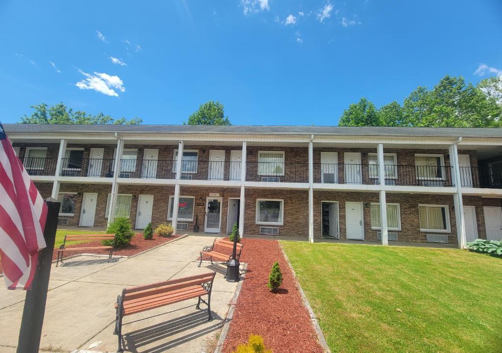 Jonesville Hotel | Elk Inn Motel I-77,Exit 85