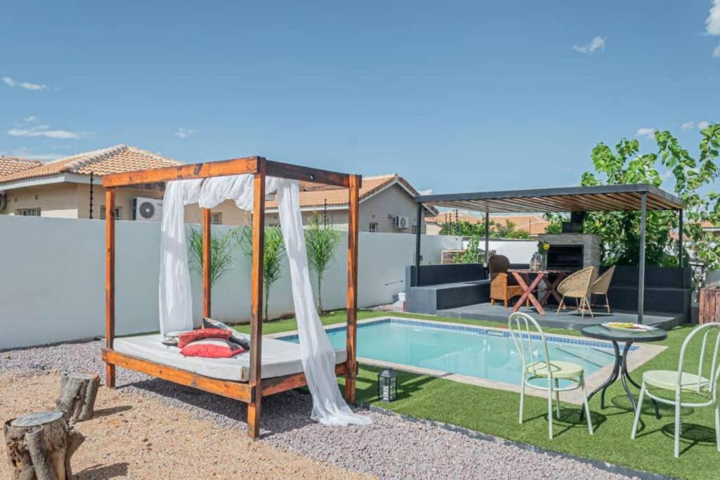 Gaborone Villa | Ellen Topo
