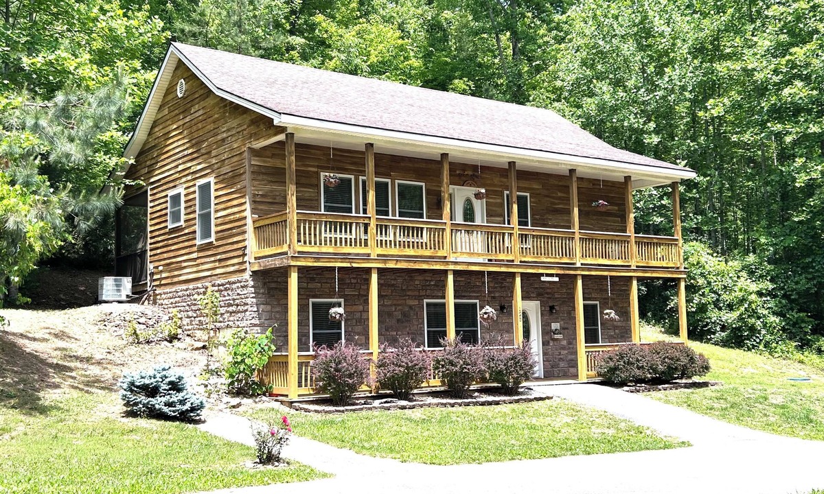 Sloans Valley Cabin | Ellie's Place-"Wow, this is nice!"