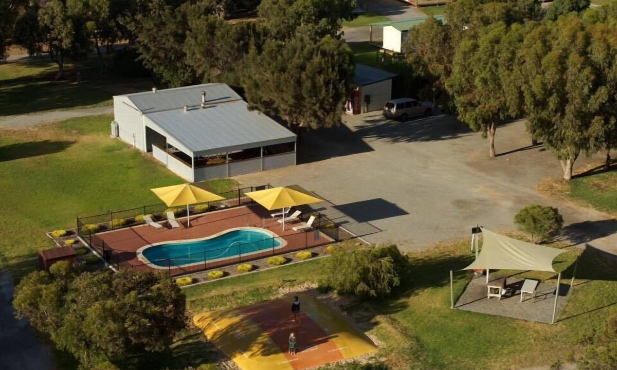 Ward Cabin | Elliston Caravan Park