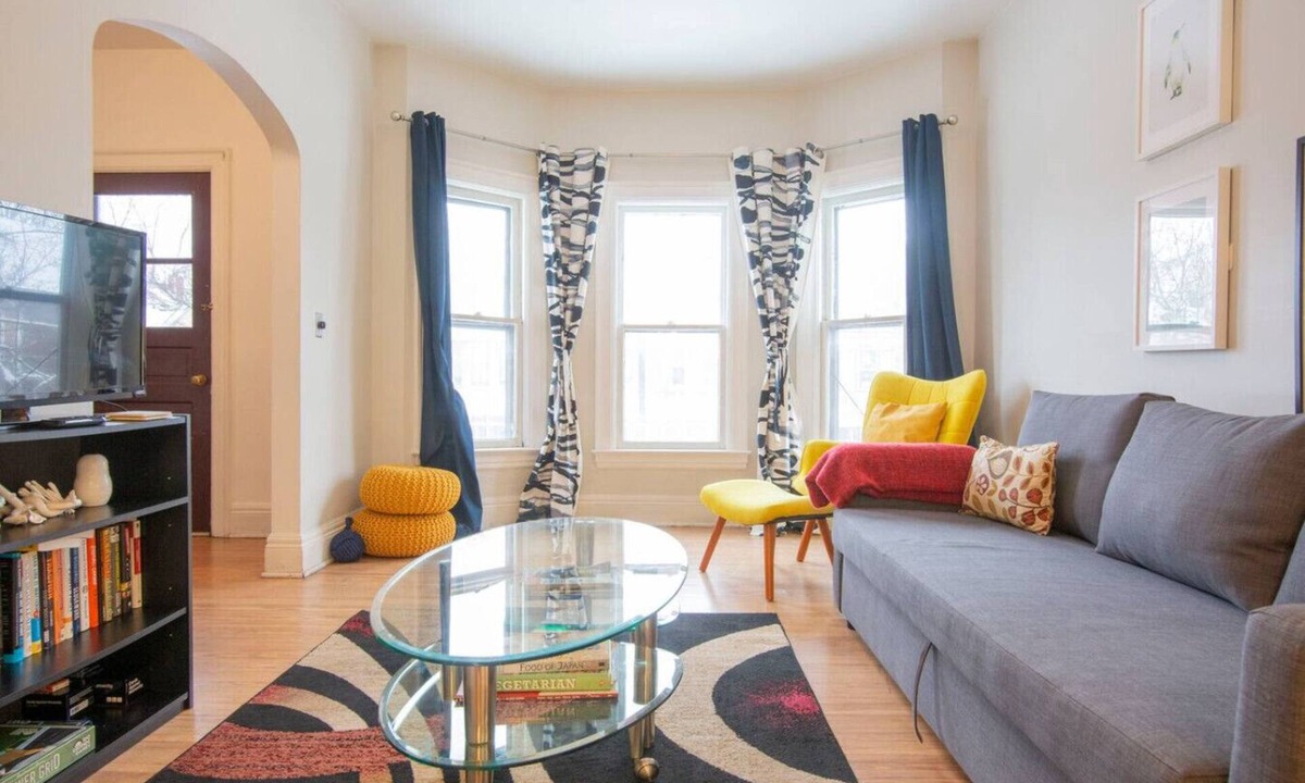 Buffalo Apartment | Elmwood Village 2BR Apt Sleeps 8 Walk to Dining
