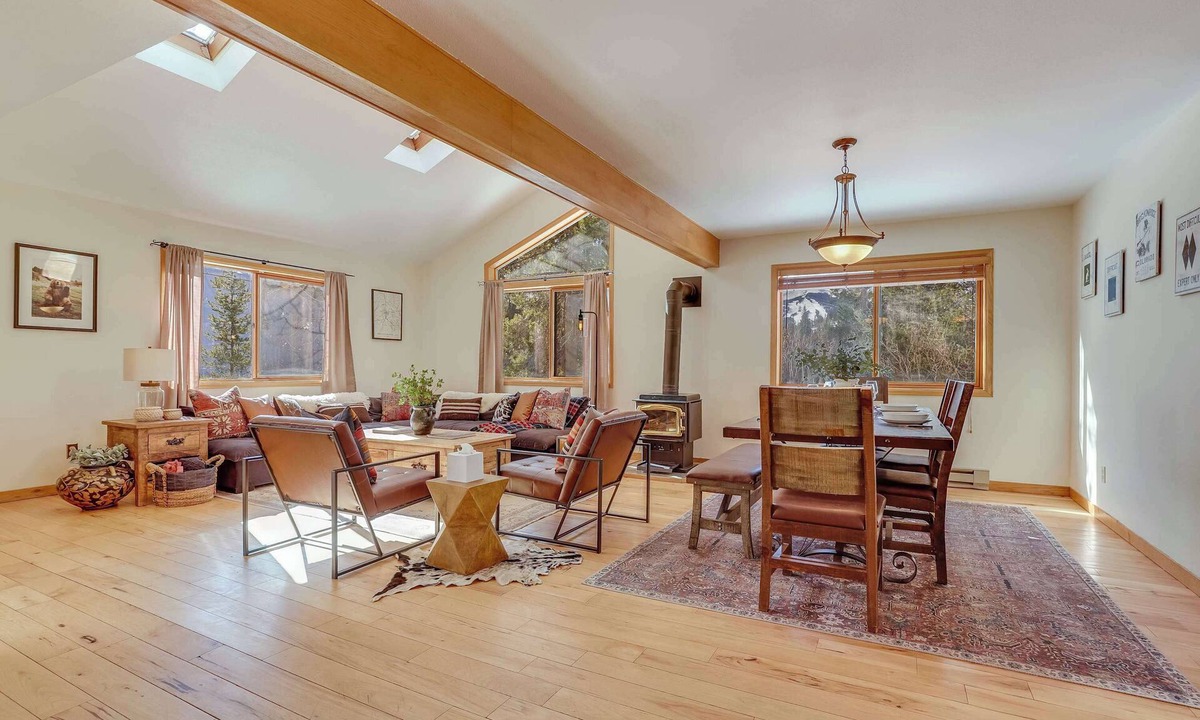 Baldy Mountain House | Elv Haus - Half acre Escape Htub/Pets/Office