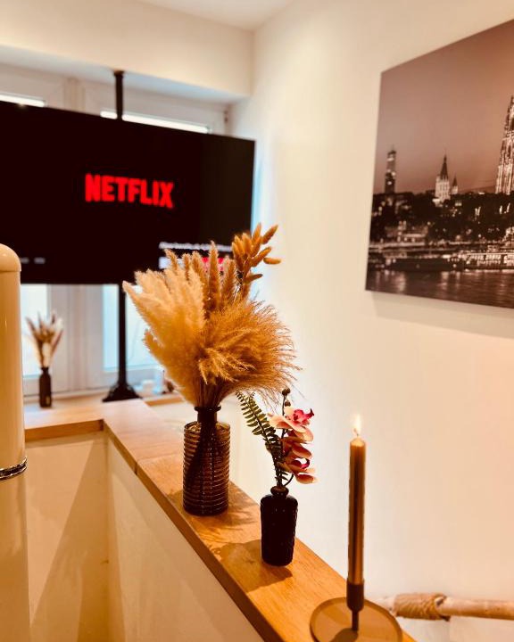 Braunsfeld Apartment | Elysian Apartment - 2 Parkplätze - 1min Bus & Bahn - St-Elisabeth Krankenhaus - Lindenthaler Tierpark - Neu Renoviert & Perfekte Lage