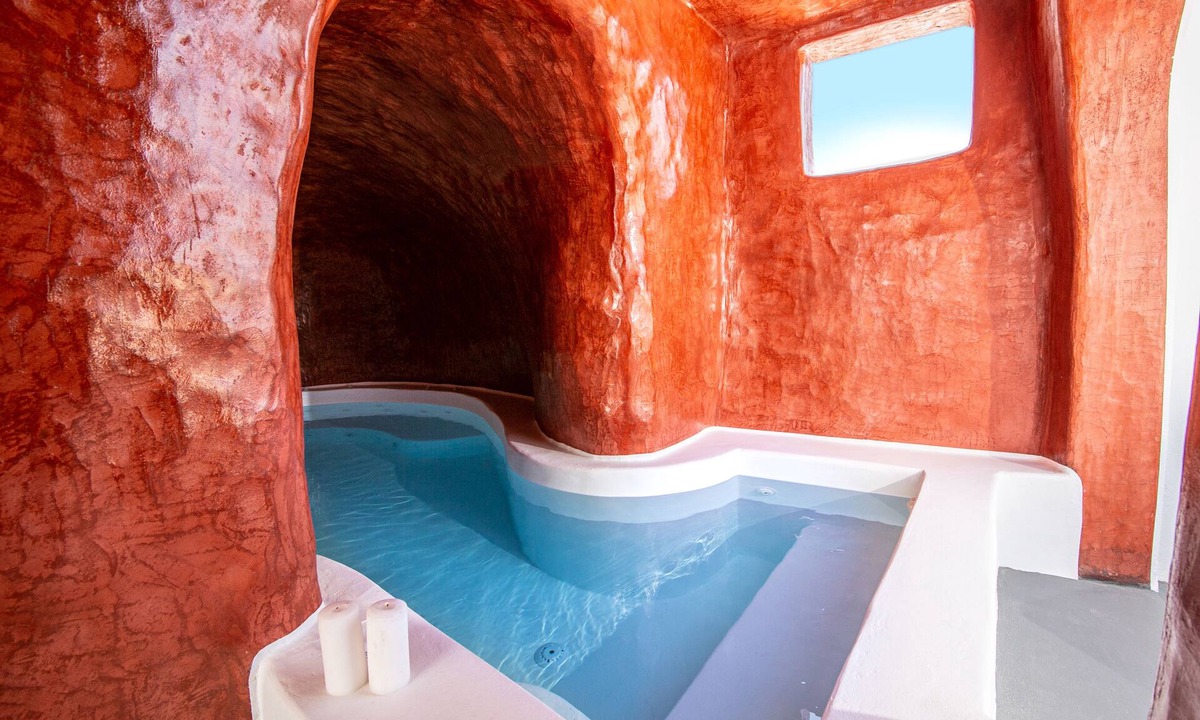 Finikia House | Elysian Santorini