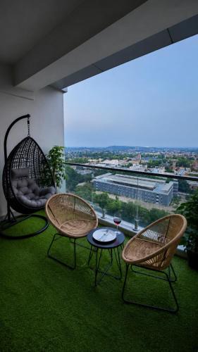 Blue Area Hotel | ELYSIUM TOWER- Executive Two Bedrooms Apartment Facing Centaurus Mall Islamabad