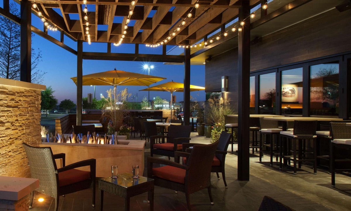 Denton Hotel | Embassy Suites by Hilton Denton Convention Center