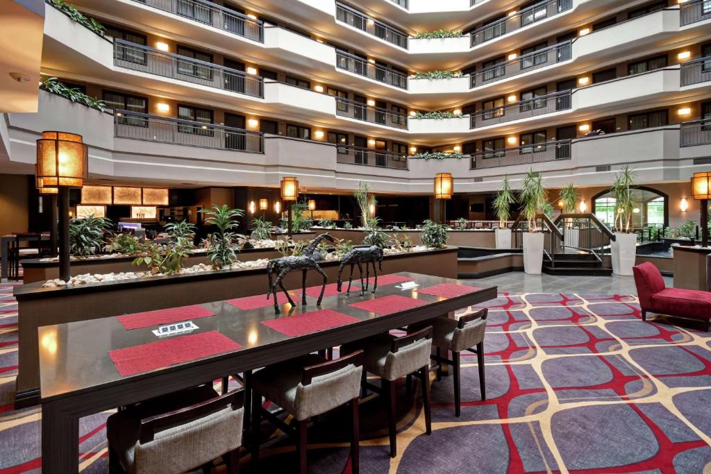 Herndon Hotel | Embassy Suites by Hilton Dulles Airport