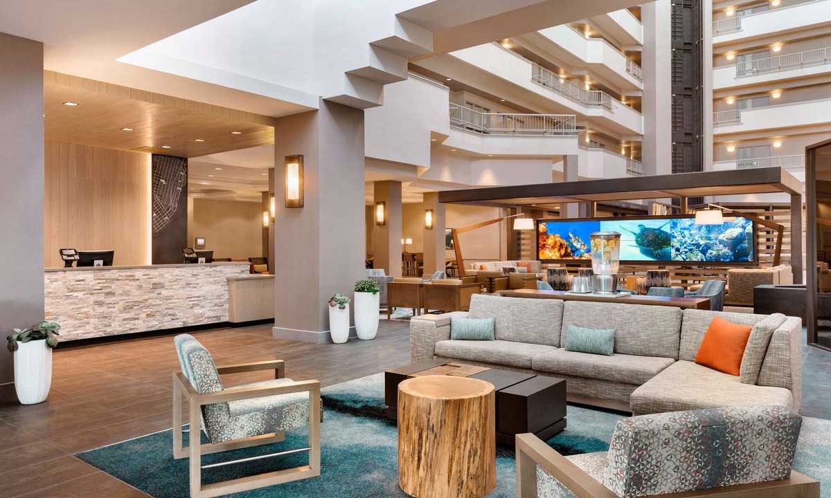 Seaside Hotel | Embassy Suites by Hilton Monterey Bay Seaside