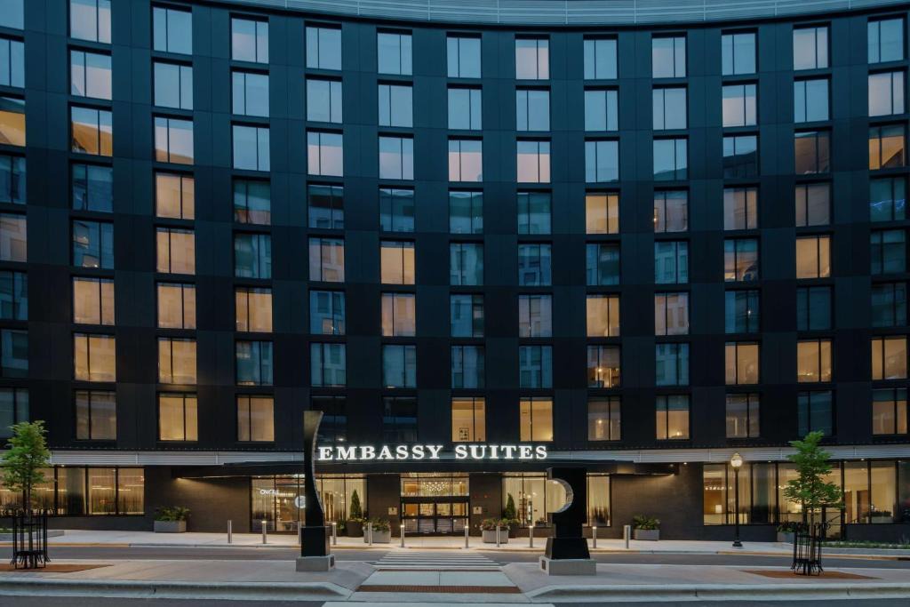 Madison Hotel | Embassy Suites By Hilton Madison Downtown