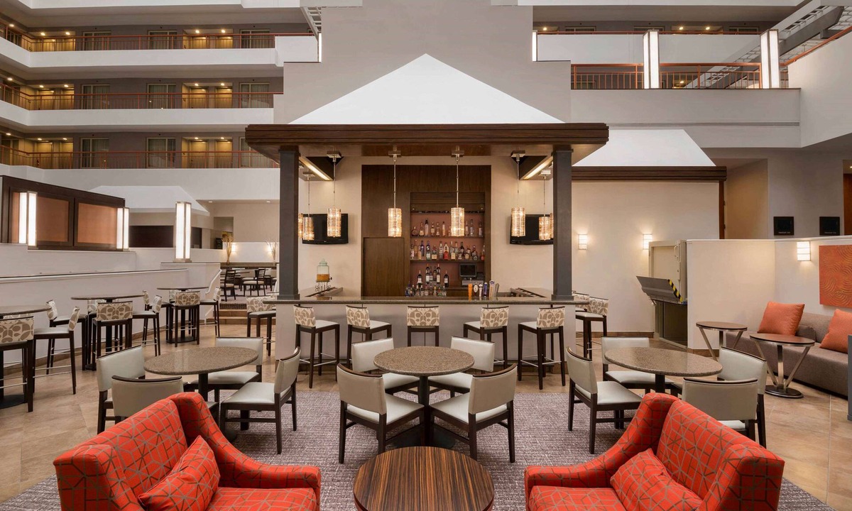 Linthicum Heights Hotel | Embassy Suites by Hilton Baltimore at BWI Airport
