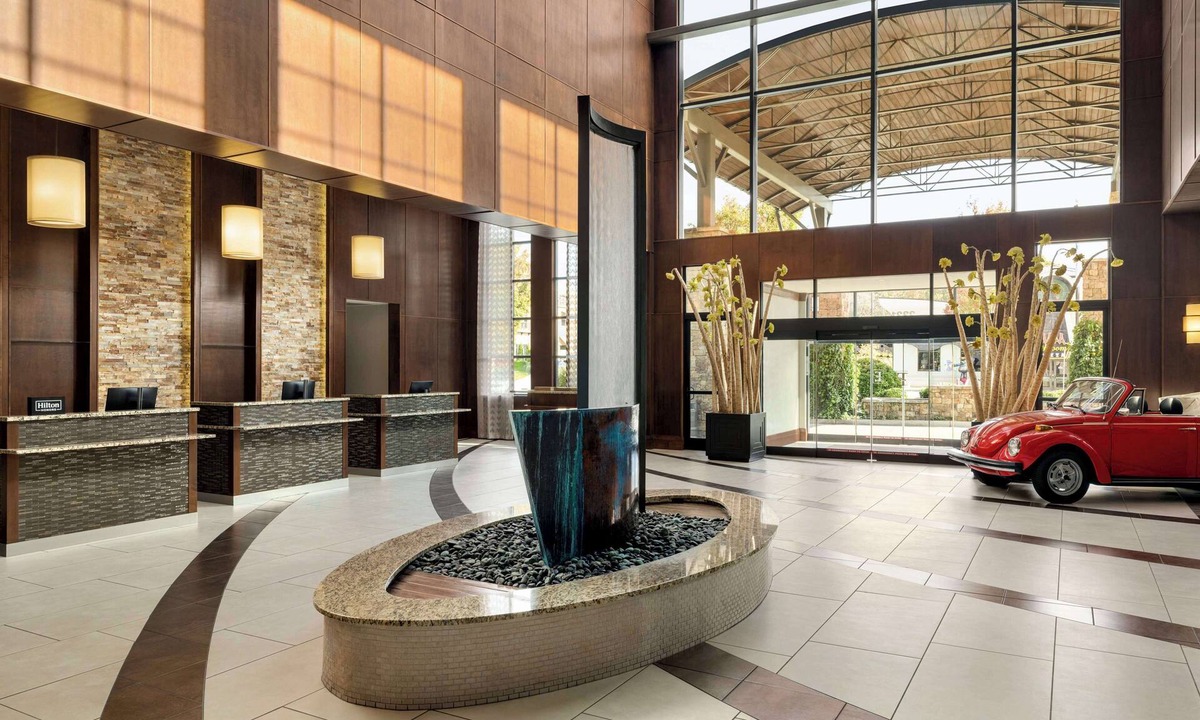 Twin Brook Hotel | Embassy Suites Chattanooga/Hamilton Place