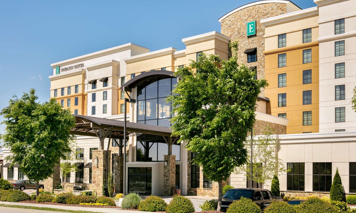 Twin Brook Hotel | Embassy Suites Chattanooga Hamilton Place