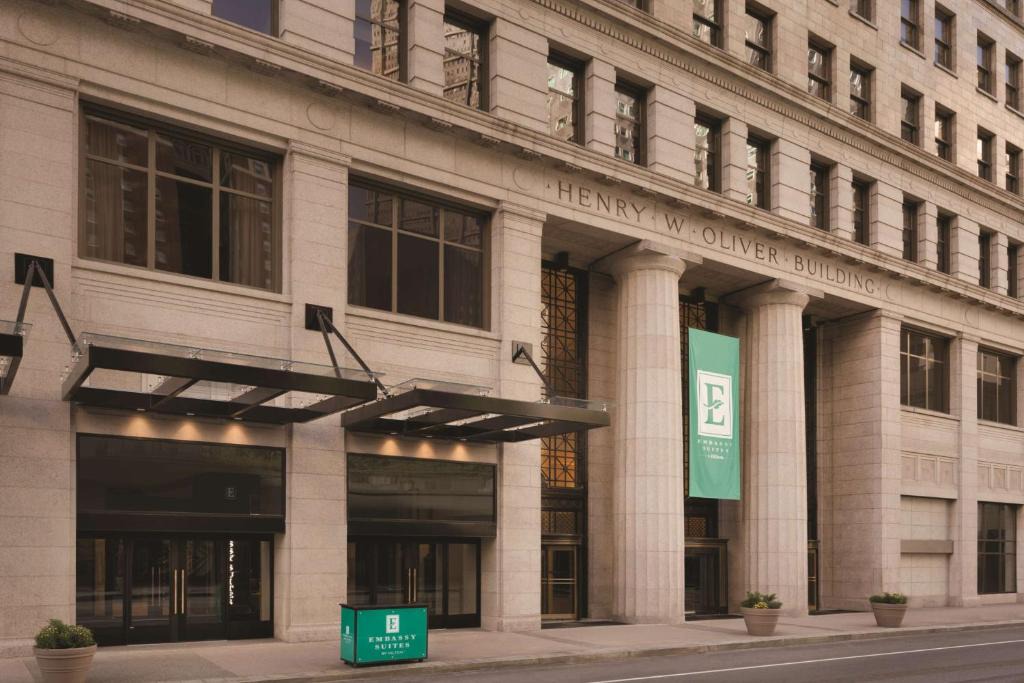 Downtown Pittsburgh Hotel | Embassy Suites Pittsburgh Downtown