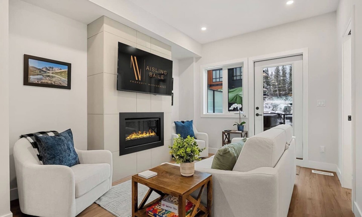 East Kootenay Villa | Ember Ridge | Slope-Side | Pets Ok | Resort Access